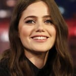 มอลลี่ กอร์ดอน (Molly Gordon)