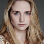 เนียมห์ อัลการ์ (Niamh Algar)