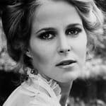 นิน่า แอ็กเซลร็อด (Nina Axelrod)