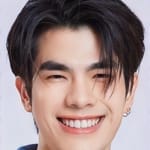 ภาคภูมิ ร่มไทรทอง (Phakphum Romsaithong)