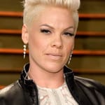 สีชมพู (Pink)