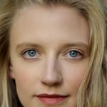 ป๊อปปี้ ลี ฟรายเออร์ (Poppy Lee Friar)