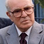 สตีเฟ่น เอลเลียต (Stephen Elliott)