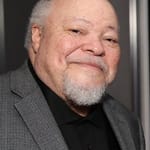 สตีเฟน แมคคินลีย์ เฮนเดอร์สัน (Stephen McKinley Henderson)