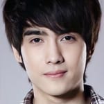 สตีเว่น อิศราพงศ์ ฟูเรอร์ (Steven Isarapong Fuhrer)