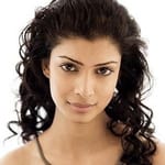 ทีน่า เดไซ (Tina Desai)