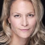 อเล็กซานดรา พาวเวอร์ส (Alexandra Powers)