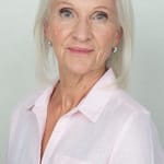 แองเจล่า นาธ (Angela Narth)