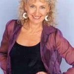 แอนนี่ วิทเทิล (Annie Whittle)