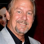 เออร์นี่ ไลฟ์ลี่ (Ernie Lively)