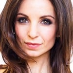 ฟาร์ราห์ อาวีวา (Farrah Aviva)