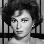 ฮายา ฮารารีต (Haya Harareet)