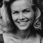 ออเนอร์ แบล็กแมน (Honor Blackman)