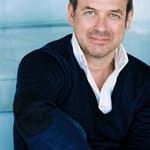 เอียน เจมส์ คอร์เล็ตต์ (Ian James Corlett)