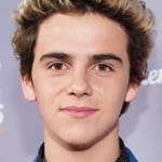 แจ็ค ดีแลน เกรเซอร์ (Jack Dylan Grazer)