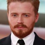 แจ็ค โลว์เดน (Jack Lowden)