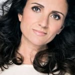 เจนนี่ พูลอส (Jenni Pulos)