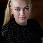 จูเลีย แม็กซ์เวลล์ (Julia Maxwell)