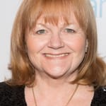 เลสลี่ย์ นิโคล (Lesley Nicol)