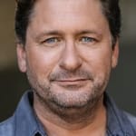 ปีเตอร์ โฮลเดน (Peter Holden)