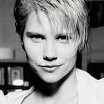 แซมมี่ เดวิส (Sammi Davis)