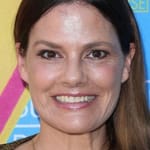 ซูซานน์ ไครเออร์ (Suzanne Cryer)