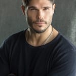 เทย์เลอร์ เจมส์ (Taylor James)