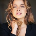 ซาร่า มิคาเลส (Zara Michales)