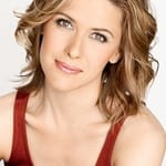 แคโรไลน์ เคฟ (Caroline Cave)