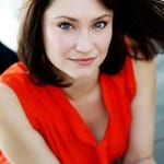 เอมิลี่ เนเวส (Emily Neves)