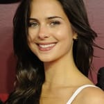 ฮอลลี่ เดอโวซ์ (Holly Deveaux)