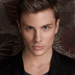 ยานนิค ชูมันน์ (Jannik Schümann)