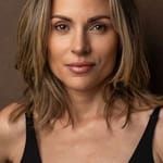 จูเลีย เดนตัน (Julia Denton)