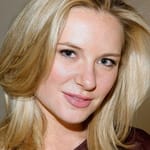 ลี-แอนน์ ซัมเมอร์ส (Lee-Anne Summers)