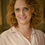 เลติเซีย อิสนาร์ด (Letícia Isnard)