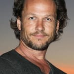 มาร์ติน ดิงเกิล วอลล์ (Martin Dingle Wall)