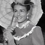 แซลลี่ ฮิวจ์ส (Sally Hughes)