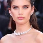 ซาร่า ซัมไพโอ (Sara Sampaio)