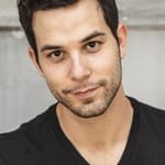 สกายลาร์ แอสติน (Skylar Astin)