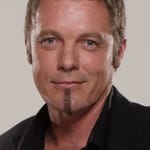 วอร์ริค เกรียร์ (Warrick Grier)