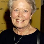 แอนเน็ตต์ ครอสบี้ (Annette Crosbie)