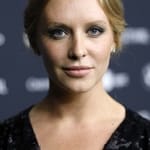 แอนนี่ สตาร์ค (Annie Starke)