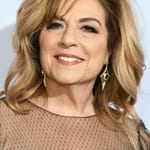 แคโรไลน์ แอรอน (Caroline Aaron)