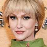 เจนน์ ไลออน (Jenn Lyon)