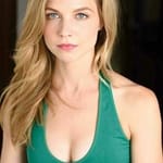 ลอร่า คูเวอร์ (Laura Coover)