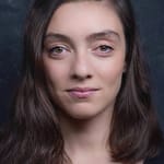 เมอร์เว ดิซดาร์ (Merve Dizdar)