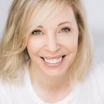 แนนซี่ โรเบิร์ตสัน (Nancy Robertson)