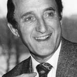 รอน มูดี้ (Ron Moody)