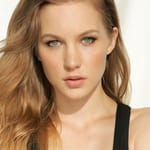 ทีน่า อิฟเลฟ (Tina Ivlev)