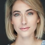 แคลร์ โลเวอริง (Claire Lovering)